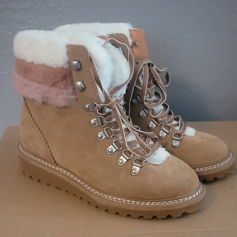 Splendid Tan and Cream Winter Boots